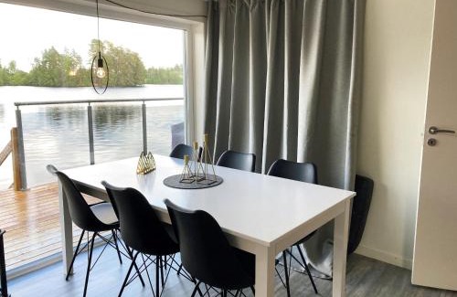 Bankeryd House | Lovely cottage in Bankeryd with a panoramic view of the lake