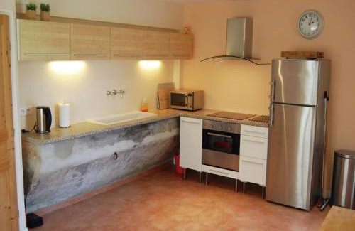 Valreas House | Lovely Cottage in Valréas with Swimming Pool