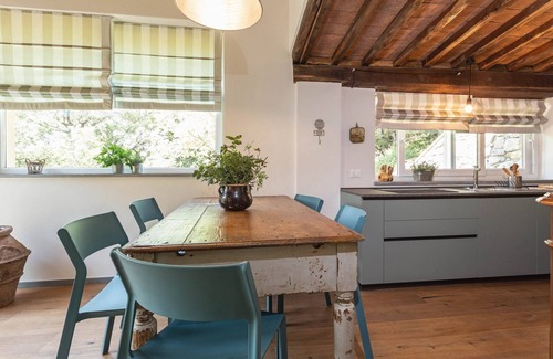 Pomaia House | Lovely cottage, quiet located, shared hot tub, village walking distance