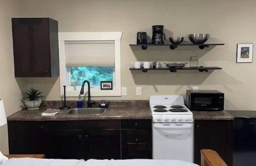 Cloquet Apartment | Lovely, country in the “heart of the city” suite 2