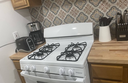 Sewell Apartment | Lovely Cozy 2 Bedroom Apartment
