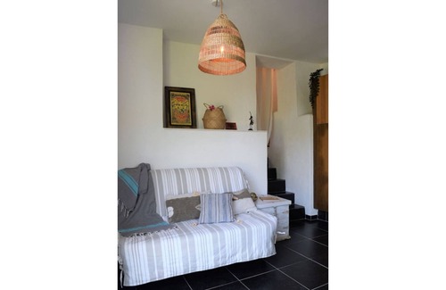 Barjols Apartment | Lovely detached cocoon in green property-terrace/garden