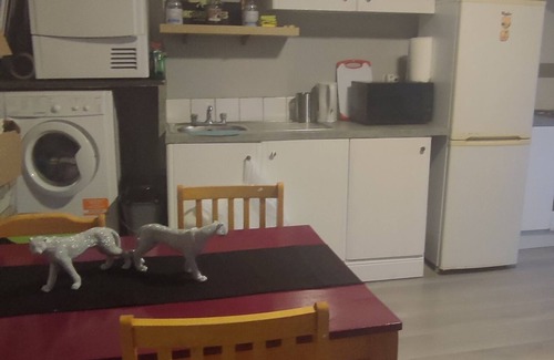 Sutton Cross Apartment | Lovely flat near Croke Park, 15 minutes walking to O'Connell street