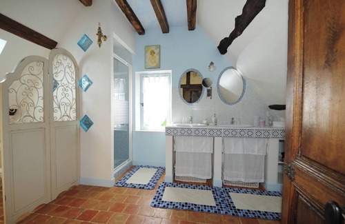 Saint-Germain-des-Grois Bed & Breakfast | Lovely Perche house with tastefully furnished interior. Cosy bedrooms.