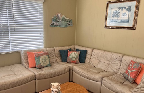 Isla Del Sol House | Lovely Galveston Sea Isle Canal Home with Boat Dock