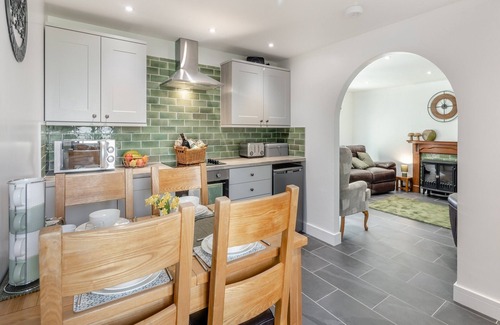 Llanon Cottage | Lovely ground floor accommodation and located just 4 miles from the beach.