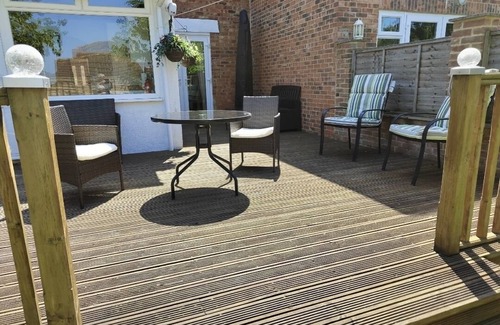 Wootton Bassett House | Lovely holiday home on the edge of The Cotswolds, sleeps 6, dogs welcome!
