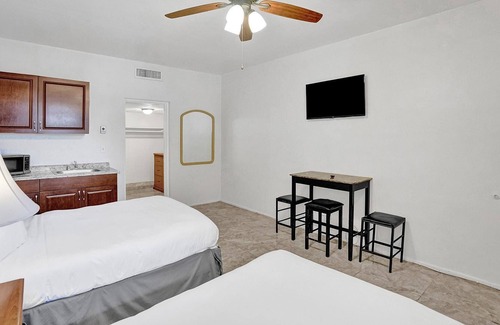 Hallandale Beach Apartment | Lovely Hallandale Beach Studio