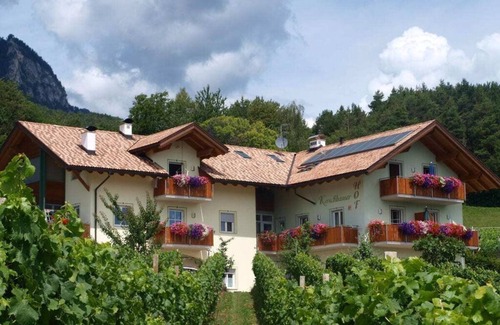 Kurtatsch an der Weinstraße House | Lovely holiday home with pool