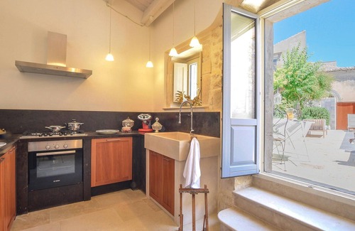 Palazzolo Acreide Historic Centre House | Lovely home in Palazzolo Acreide