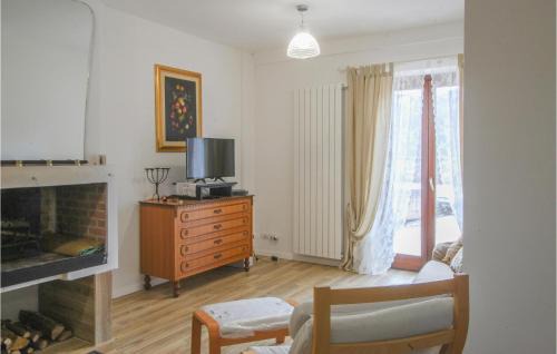 Serravalle di Chienti House | Lovely Home In Dignano With Kitchen