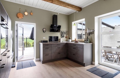 Fej House | Lovely home in Fejø with WiFi