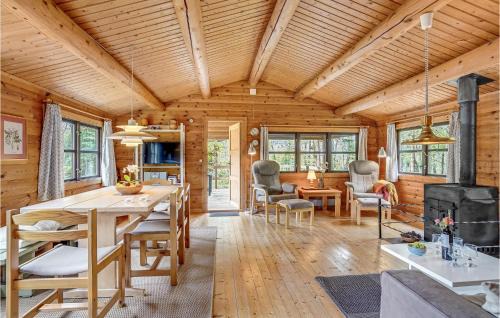 Helberskov Strand House | Lovely Home In Hadsund With Wifi