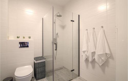 Lisewiec House | Lovely Home In Klodawa With Sauna