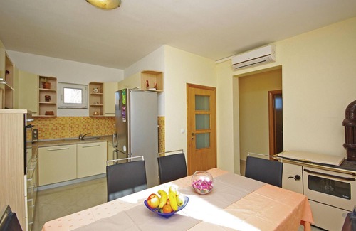 Central Dalmatia House | Lovely home in Kresevo with WiFi