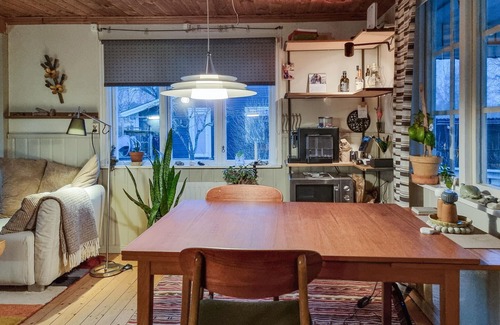 Kallby House | Lovely home in Lidköping with WiFi