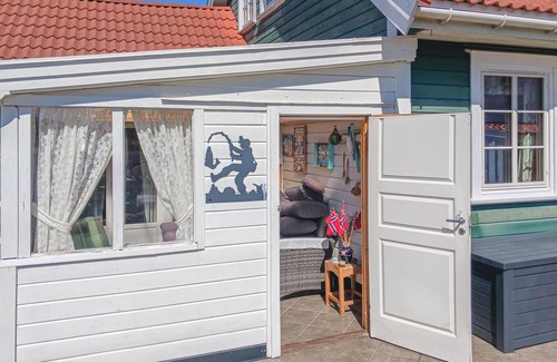 Lillesand House | Lovely home in Lillesand with sauna