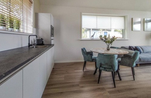 Oosterwolde House | Lovely home in Oosterwolde with WiFi