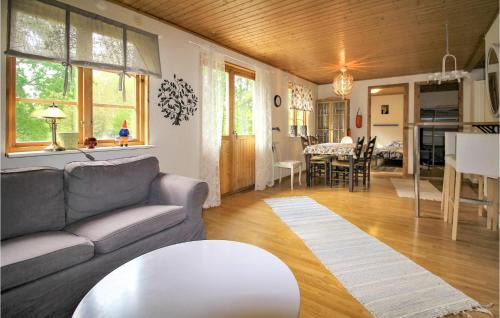 Roke House | Lovely Home In Röke With Wifi