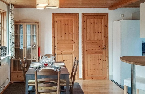 Roke House | Lovely Home In Röke With Wifi