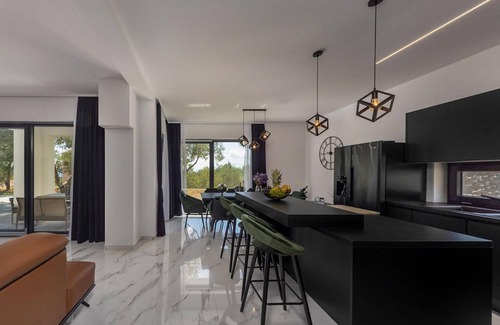Banjol House | Lovely home in Rab with WiFi