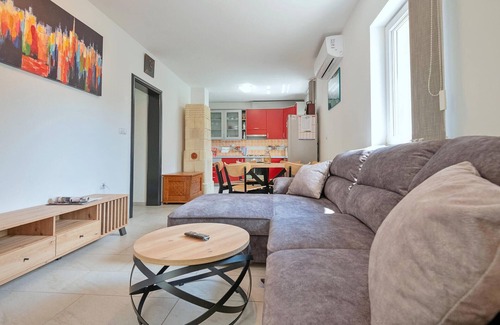 Prolozac House | Lovely home in Ricice