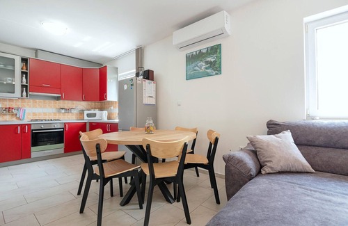 Prolozac House | Lovely home in Ricice