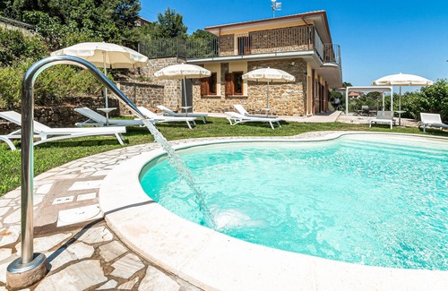 Rutino House | Lovely home in Rutino with kitchen