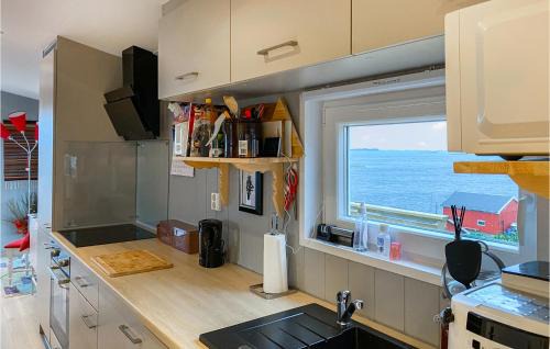 Smøla House | Lovely Home In Smøla With Kitchen