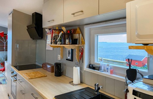 Smøla House | Lovely home in Smøla with kitchen