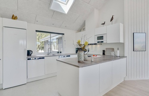 Bøtø By House | Lovely home in Væggerløse with sauna