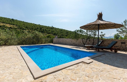 Vid House | Lovely home in Vid with WiFi