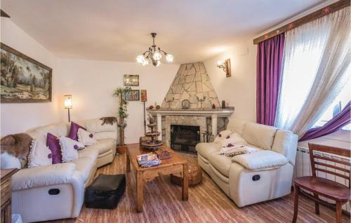 Puigventos House | Lovely Home In Vidreres With Kitchen