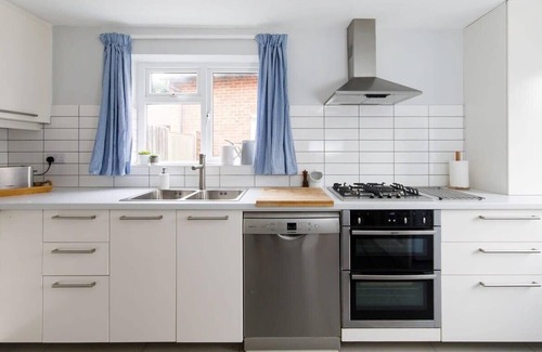 West Wittering House | Lovely home short walk to West Wittering beach