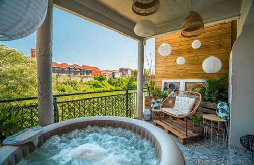 Villeneuve-sur-Lot House | Lovely house with Jacuzzi in France (Lot et Garonne)