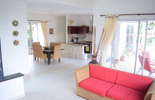 Melgar House | Lovely house in Carmen de Apicalá, Colombia, pool, condominium, bbq, green zones