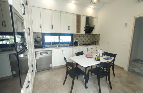 Yasmine Villa | Lovely house with nice pool/very close to the sea