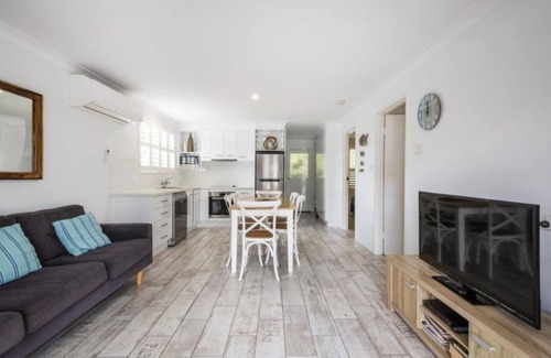 Iluka Apartment | Lovely Iluka! Come whale spotting! Boat ramp, boat parking,barbi, jetty, pool.