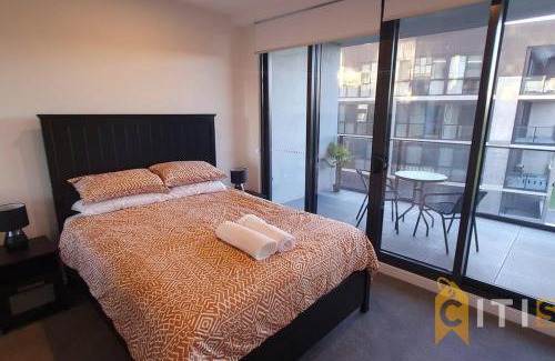 Lyneham Apartment | Lovely in Lyneham - 1bd 1bth Apt