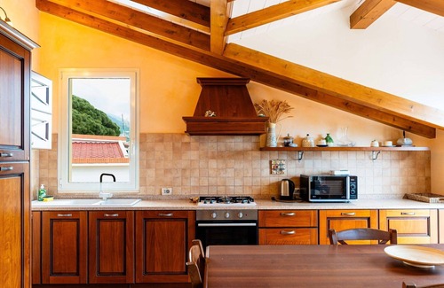 Borghetto Santo Spirito Villa | Lovely apartment in villa for 5 people with A/C, pool, WIFI, balcony, pets allowed and parking