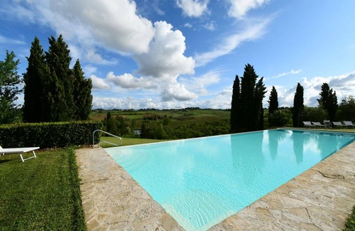 Ponte di Gabbiano Apartment | Lovely apartment for 3 people with WIFI, A/C, pool, TV, pets allowed and parking, close to Siena