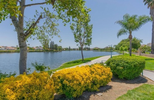 Menifee House | Lovely Lakehouse with Indoor Spa Tub Suite and Stunning Views