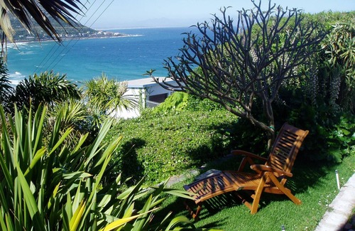 Fish Hoek House | Lovely large family House near beach, spectacular sea and mountain views.