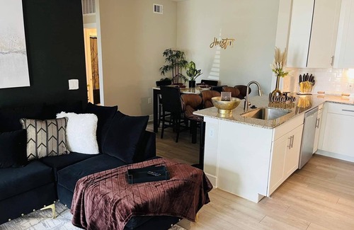 Barker House | Lovely Luxe Stylish 1 Bedroom Suite