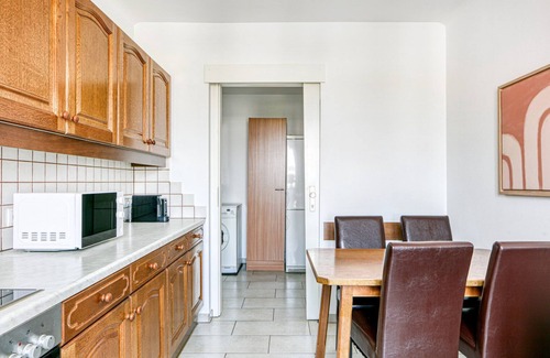 Hundsturm Apartment | Lovely Margareten 1BR w/Elevator, walk to U4 + Naschmarkt, by Blueground