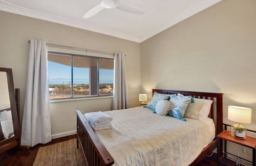 Geraldton House | Lovely mid century inspired house with amazing views.