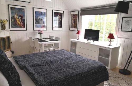 Aviapolis Apartment | Lovely Mint Garden Studio