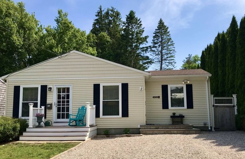 Narragansett Pier House | Lovely Narragansett Pier Vacation Home! Walk to local amenities & beach!