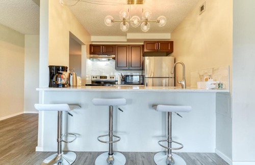 Downtown Calgary Apartment | Lovely New Renovated 1-bedroom with Free Parking