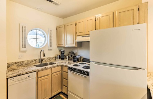 Norwich Villa | Lovely Norwich Villa, On Golf Course w/Amenities!